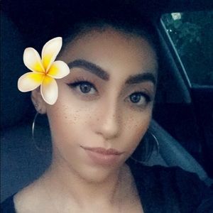 Meet your Posher, Isabel